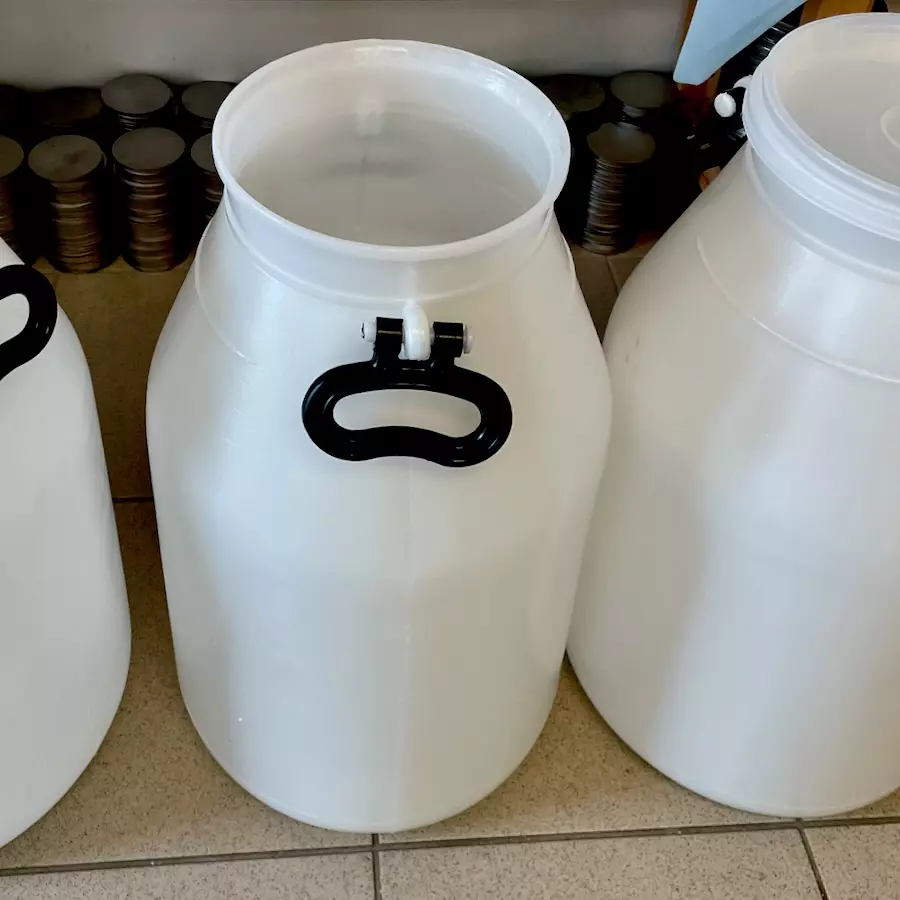 Műanyag tejeskanna 25 literes